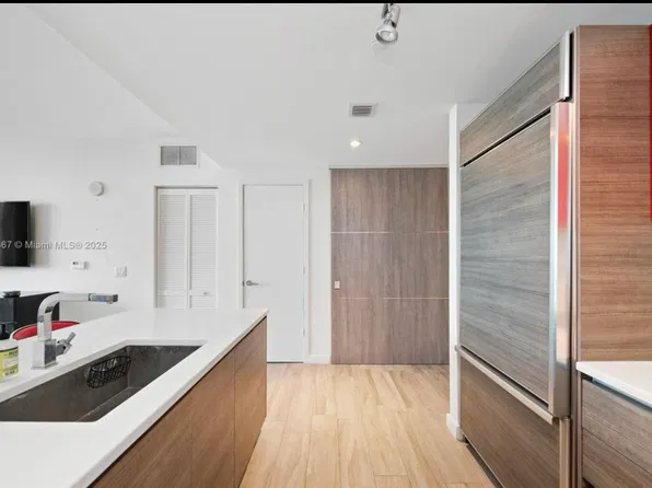 (undisclosed Address), Miami, FL 33131