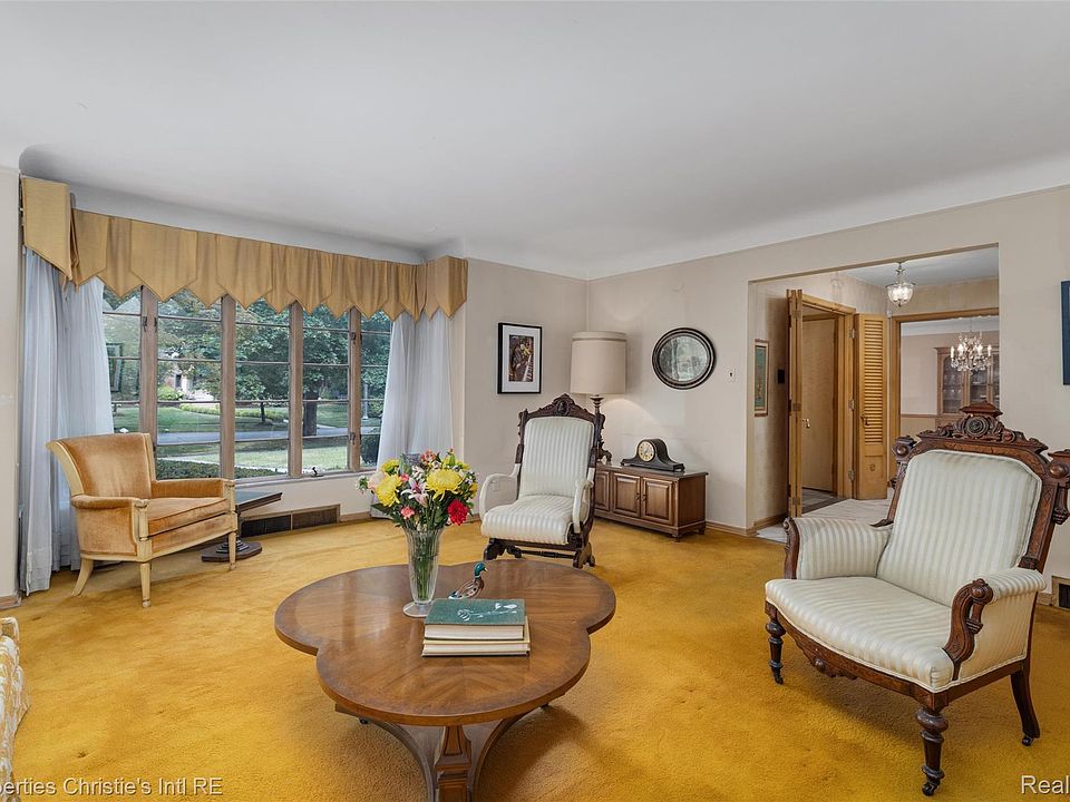 19262 Strathcona Dr, photo 8