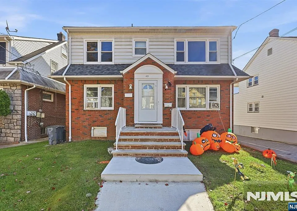 115 Hadley Ave #2