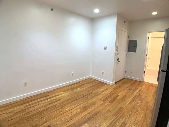 3rd image of 1347 Greene Ave APT 2L