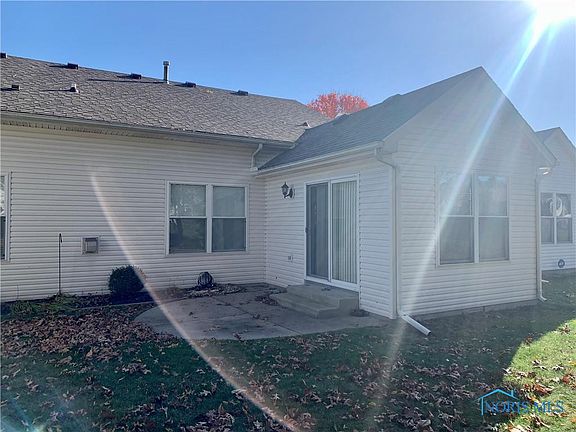 5th image of 719 Wind Breeze Dr