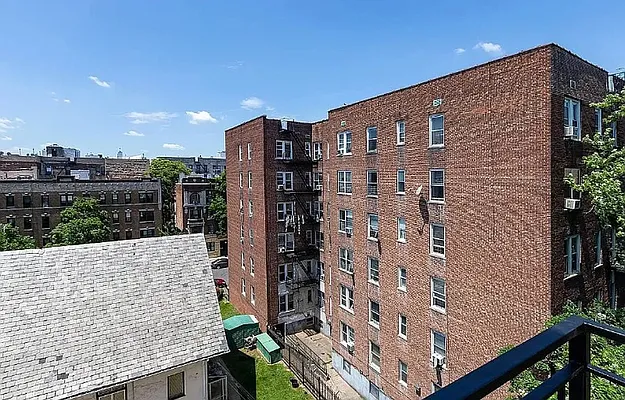 Rented by Compass | media 7