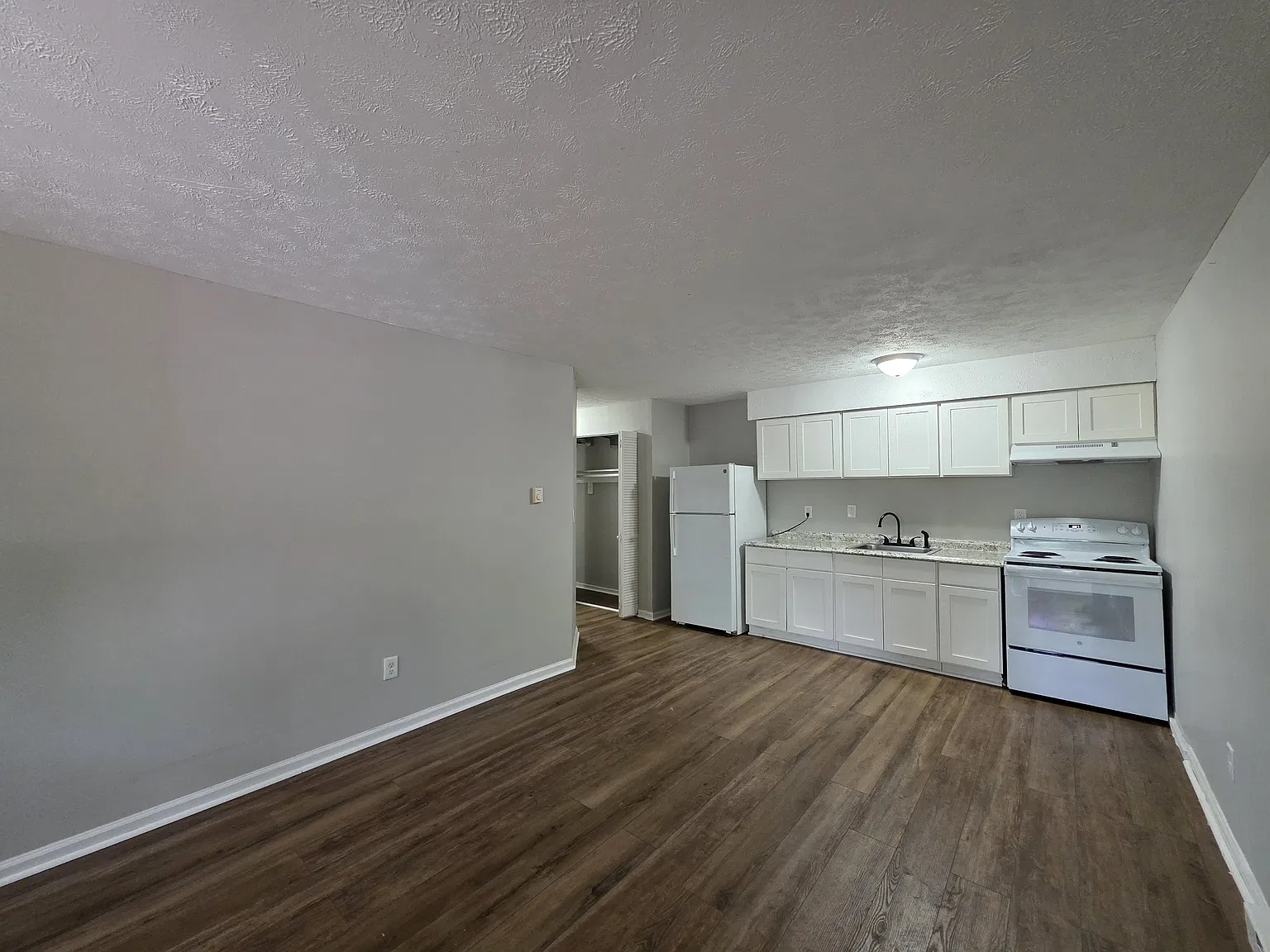 1 bed, $1,300 — Photo 1