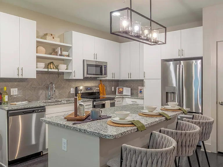 Capital Collective Luxury Apartments — Photo 25