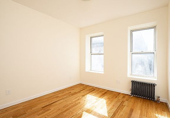 5th image of 209 W 13th St #33