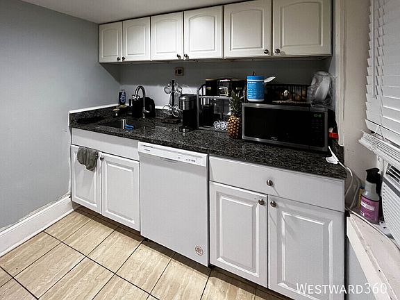 5th image of 2618 N Wayne Ave #G
