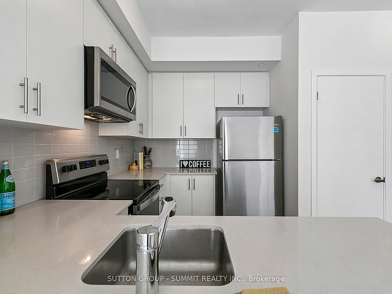 3556 Colonial Dr #16 — Photo 13