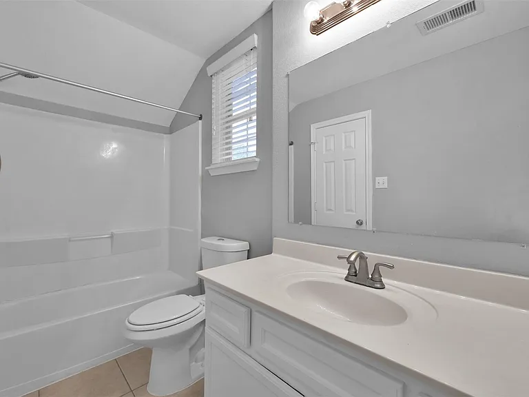 164 Binnacle Ct #B — Photo 12