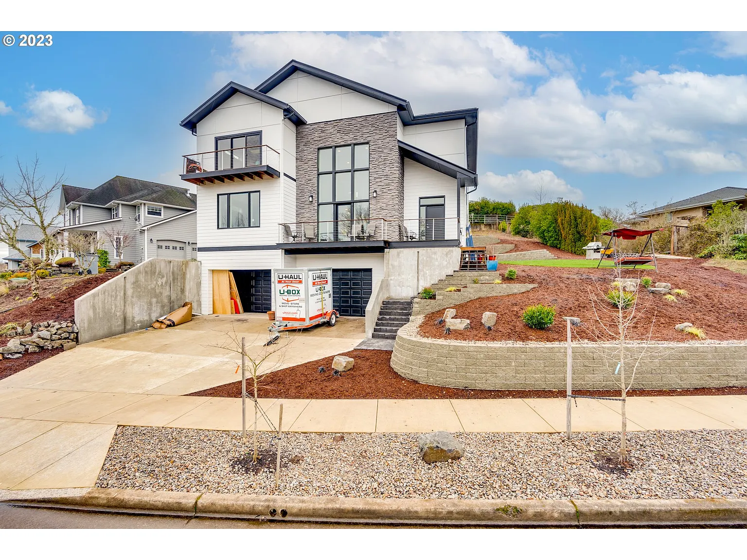 4037 NW Boxwood Dr photo 1