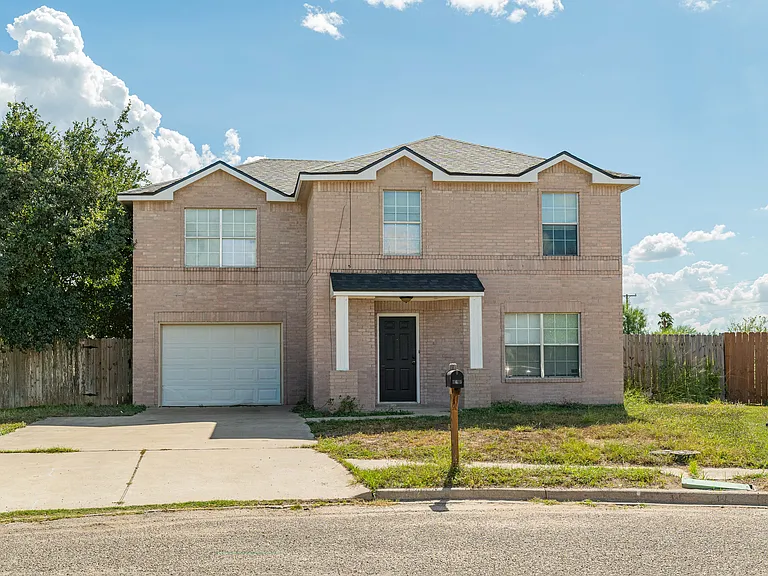 3425 Ozark Ave — Photo 1