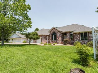 9410 N Spring Valley Dr, Pleasant Hope, MO 65725