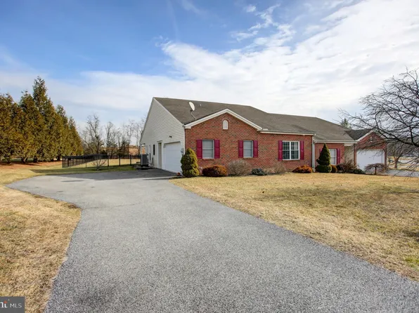 2542 Echo Springs Rd #17, Chambersburg, PA 17202