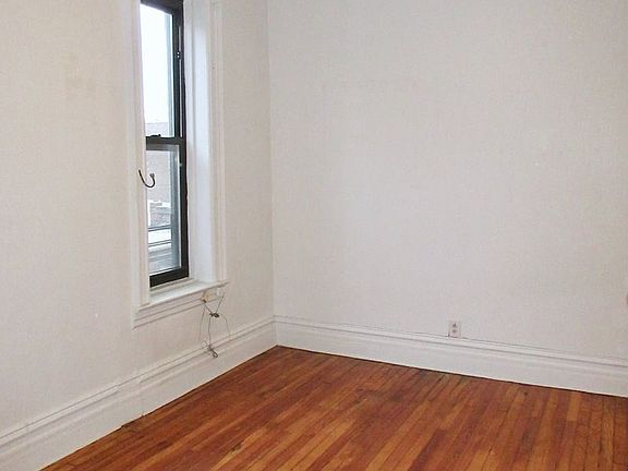 4th image of 165 Prospect Park W APT 4L