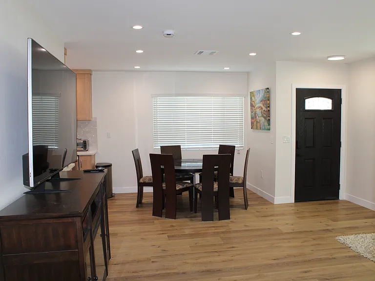 271 Grace Ave — Photo 12