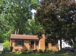24124 E Oakland Rd, Bay Village, OH 44140