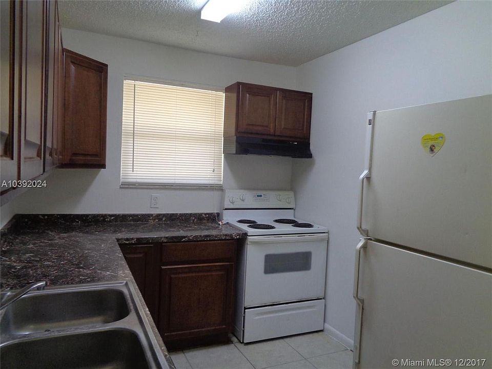 1st image of 1565 NW 5th St