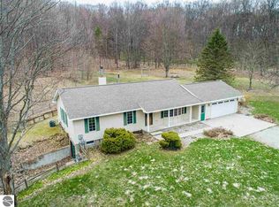 7950 E Bernadette Dr, Lake Leelanau, MI 49653