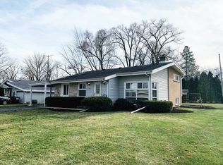 237 Forestway Dr, Northbrook, IL