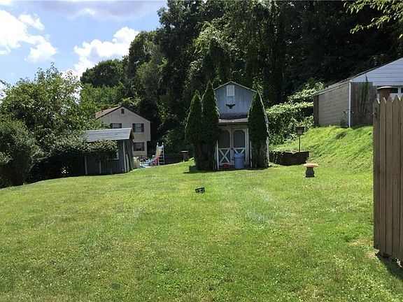 4th image of 120 Westwood Ave