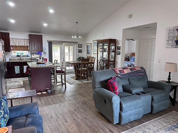 4th image of 1855 N Berkley Rd