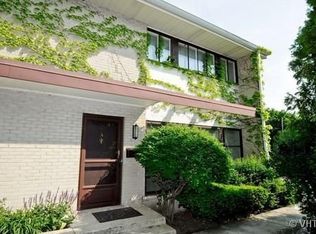 930 Glencoe Dr #A, Glencoe, IL 60022