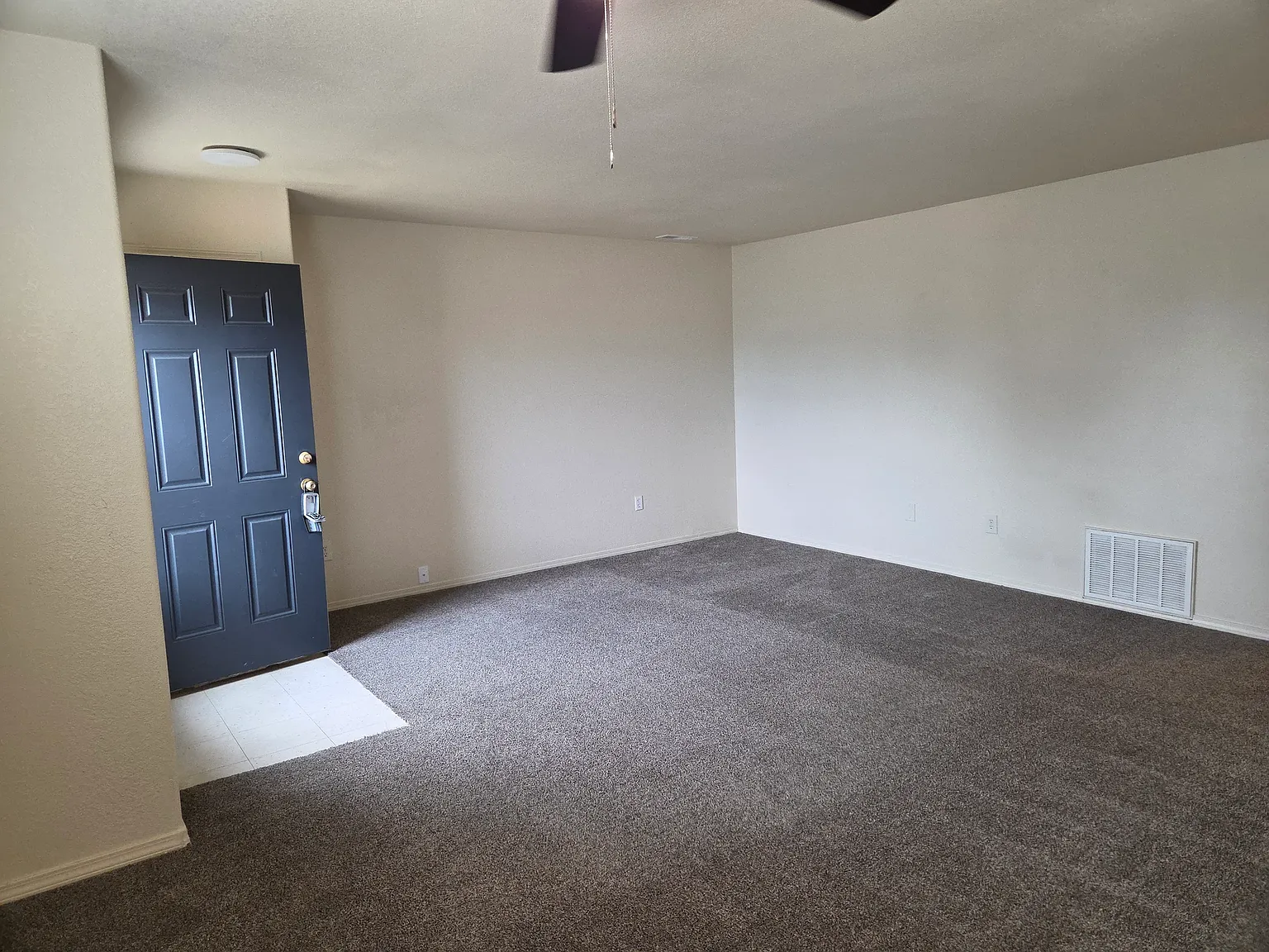 3 bed, 1088 sqft, $1,600 — Photo 4