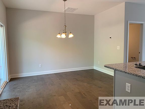 5th image of 130 Creekland Way