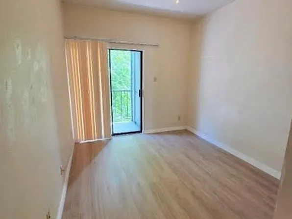 2706 Salado St APT 207, Austin, TX 78705
