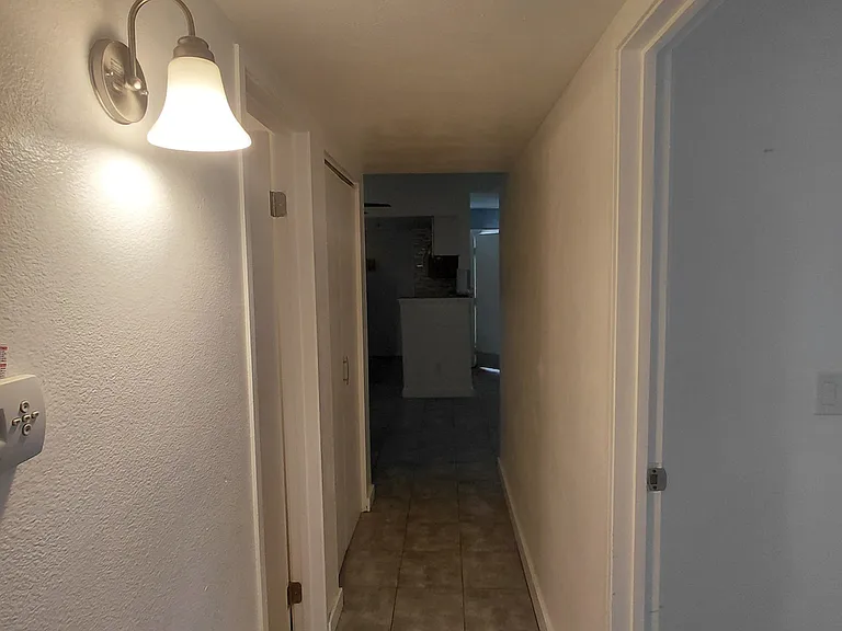 14433 Jewell Ave — Photo 26