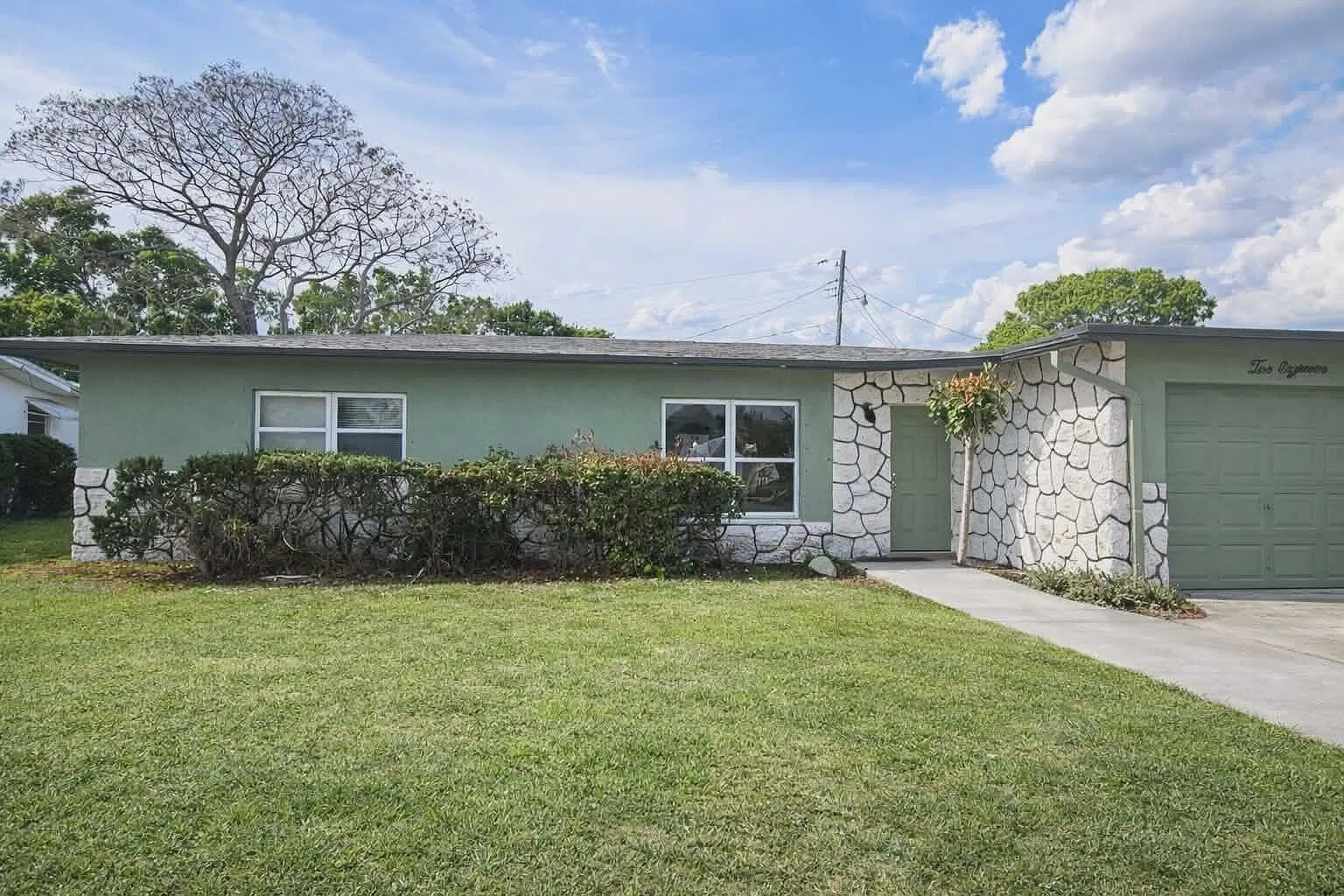 2 bed, 2.0 bath, 1274 sqft, $2,200 — Photo 2