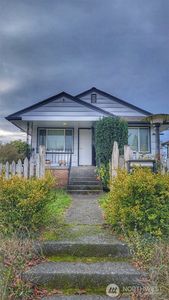 4051 42nd Avenue SW, Seattle, WA, 98116