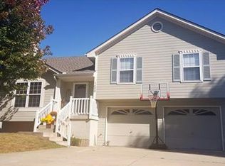 1433 SW Mission Rd, Lees Summit, MO 64081