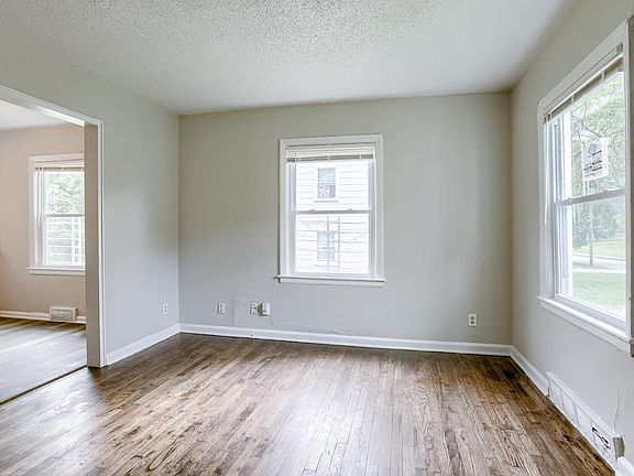 3rd image of 7435 Arleta Blvd