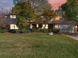 6843 Leslee Crest Dr, West Bloomfield, MI 48322