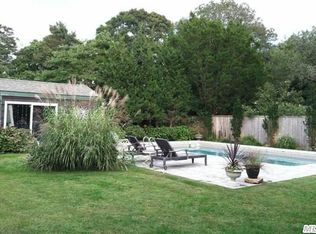 29 Brewster Ln N, Bellport, NY 11713