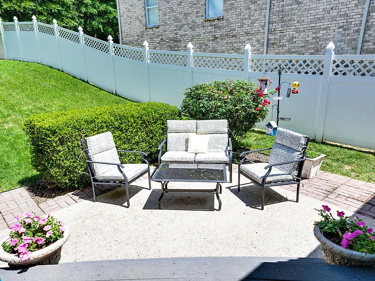 8335 Saint Danasus Dr — Photo 33