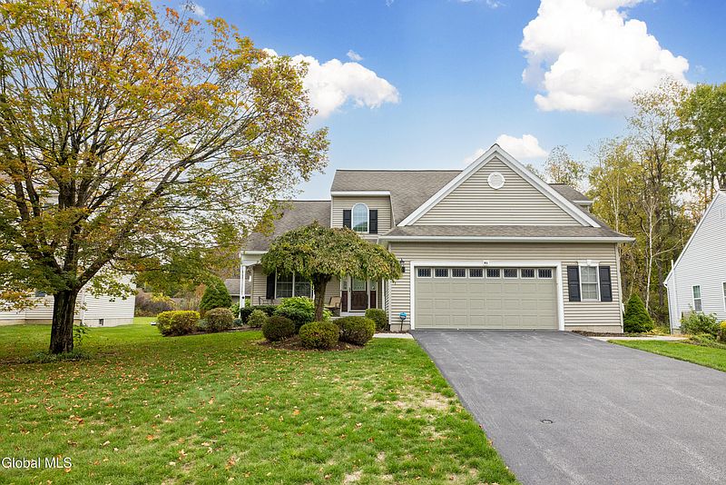 2nd image of 91 Surrey Field Drive