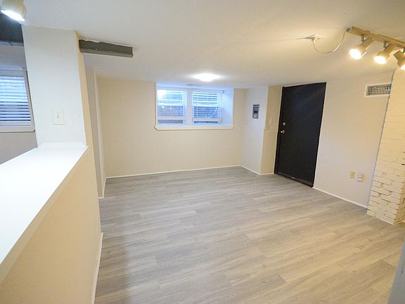 3rd image of 808 W 38th St #B