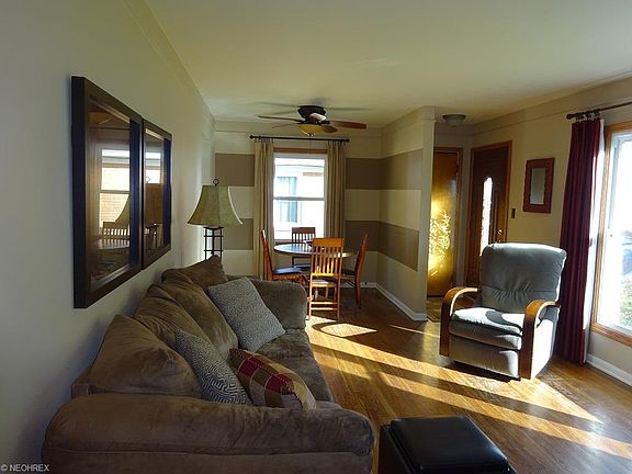 3rd image of 479 Karen Dr