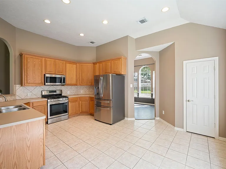 406 Stockbridge Ln — Photo 22