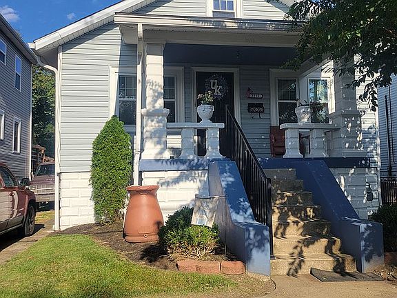 2nd image of 2215 S Shelby St