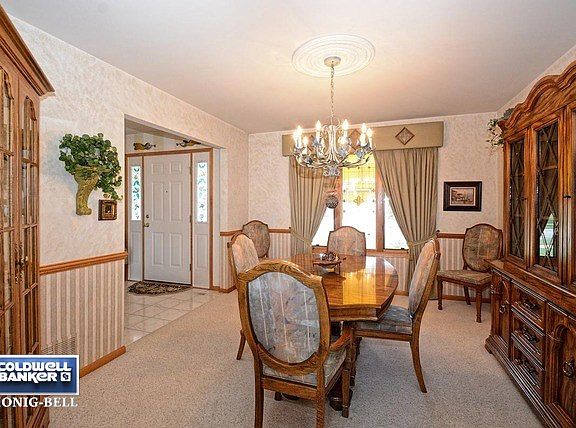 3rd image of 18225 Lake Shore Dr