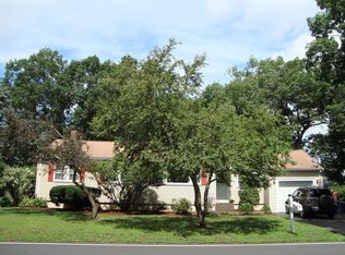 111 Locke Rd, Chelmsford, MA 01824