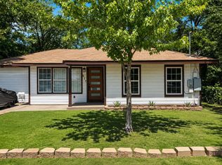 617 McCubbin St, Gainesville, TX 76240