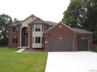 6831 John R Rd, Troy, MI 48085