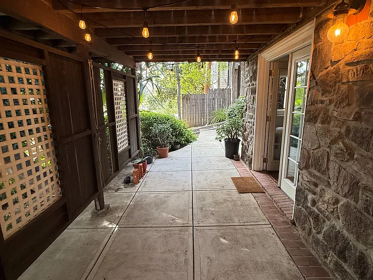 1925 Vestal Ave — Photo 4