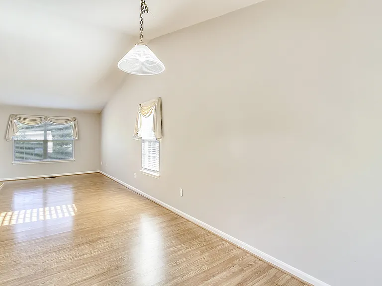 102 W Deer Park Rd — Photo 49