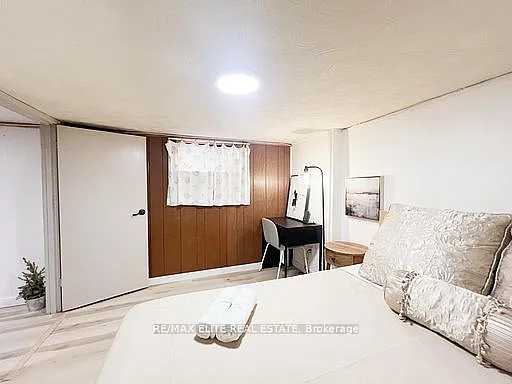 299 Robina Ave E — Photo 8