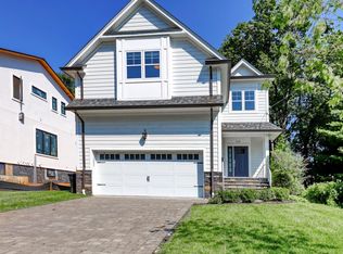 119 Columbus Dr, Tenafly, NJ 07670