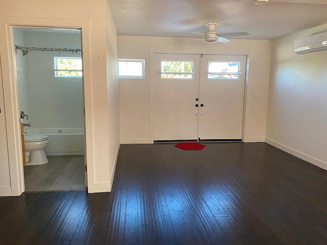 Studio, 390 sqft, $1,850 — Photo 4